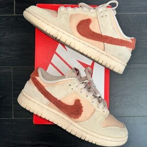 Women’s Nike Dunk Low - size W5.5